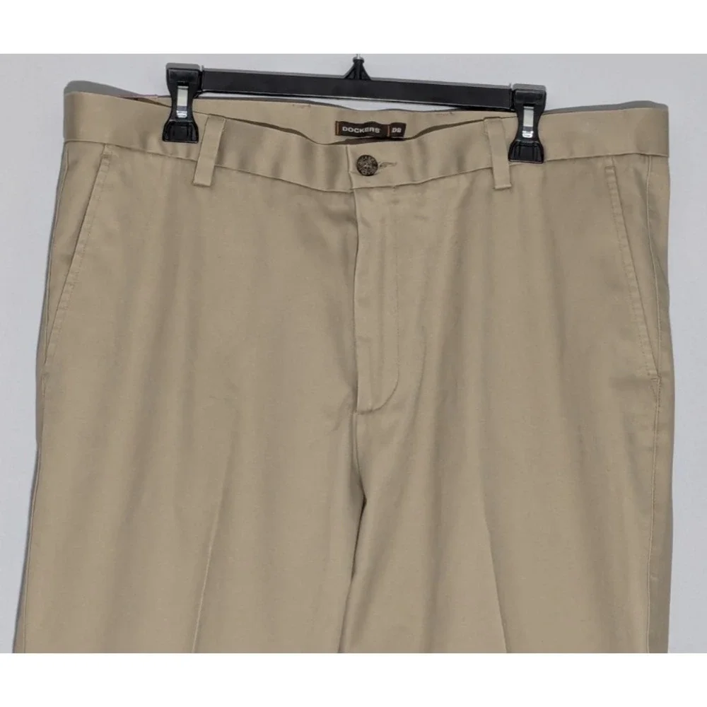 Dockers Signature Khakis Pants Tan 38x30 Flat Front Straight Fit D2 $58 NWT